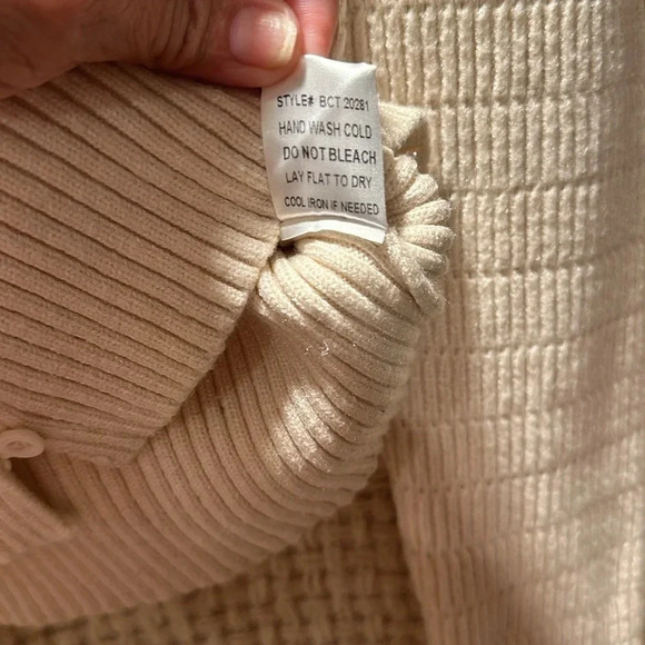 L. A Hearts top women’s L - Picture 6 of 7